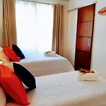 Espetacular Casa 3 SUÍTES cozinha varanda vista a passos da praia
